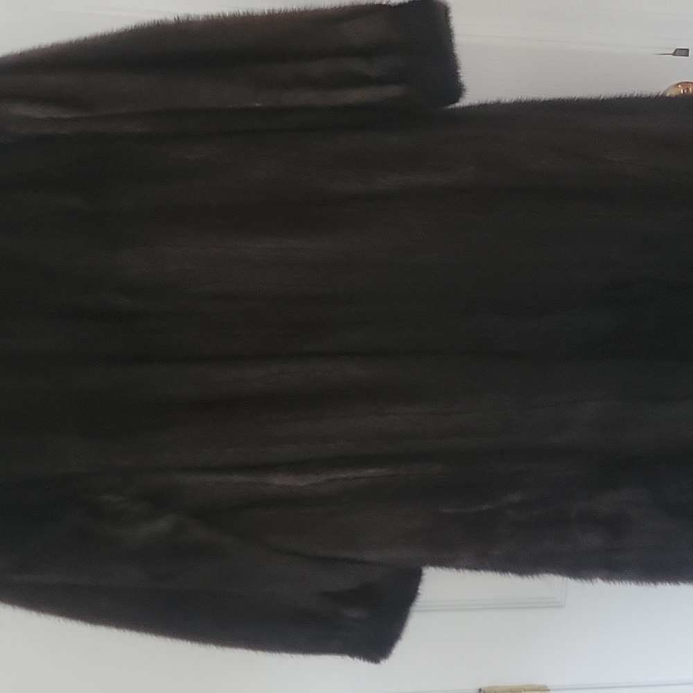 Elegant Brown Mink Real Fur Coat - Picture 3 of 4
